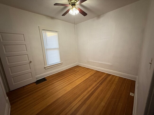 Building Photo - 2620 Chicago Ave