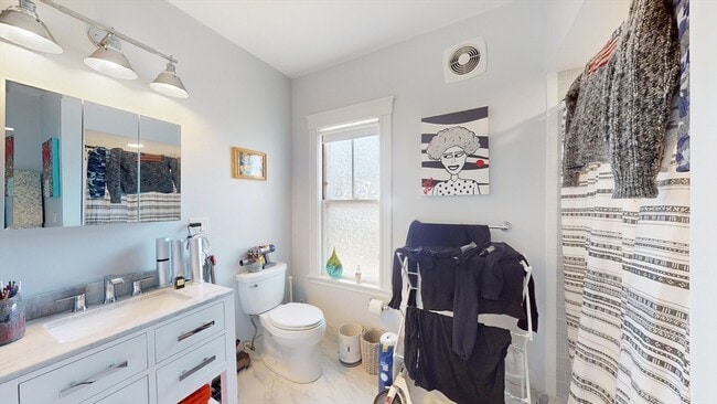 Building Photo - 70 Hudson St