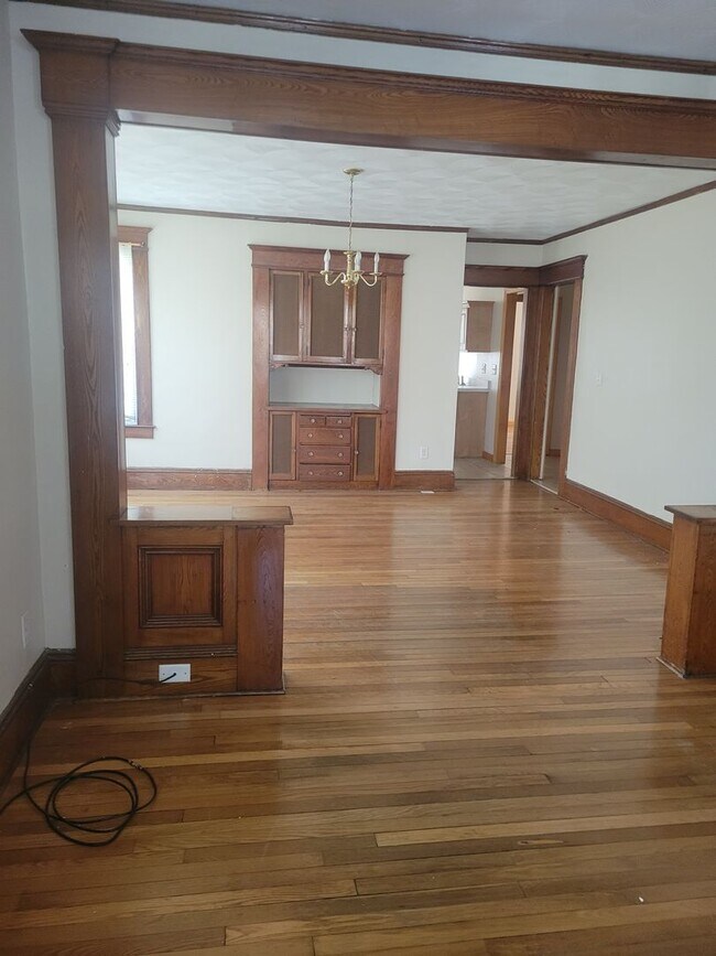 Building Photo - 51-53 Westford Circle