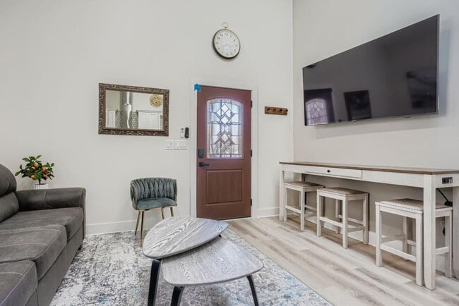 Building Photo - 18 Booker St NW