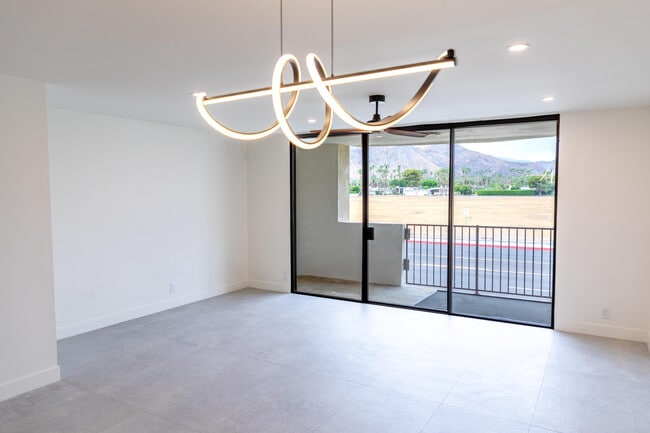 Building Photo - 1400 E Palm Canyon Dr