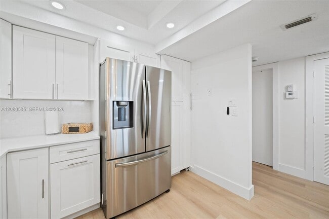 Building Photo - 5100 N Ocean Blvd