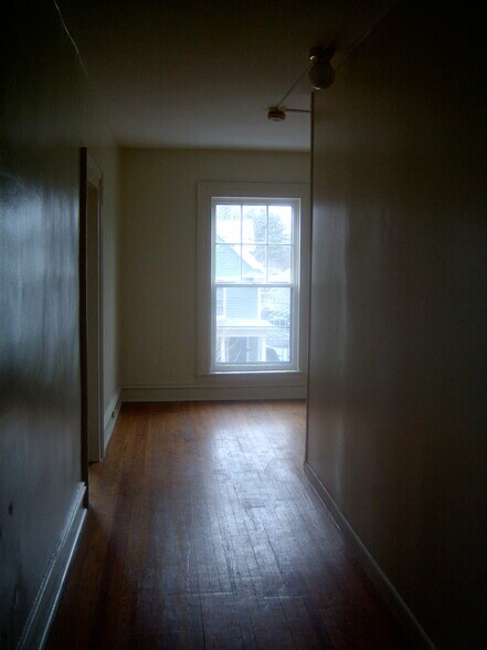 Building Photo - 437 N Aurora St