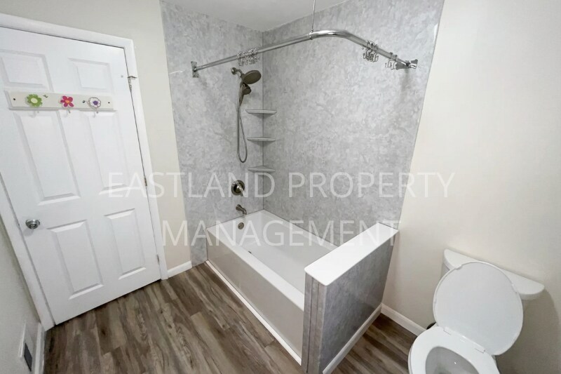 Building Photo - 1966 Burr St