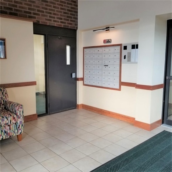 Building Photo - 20 America Way