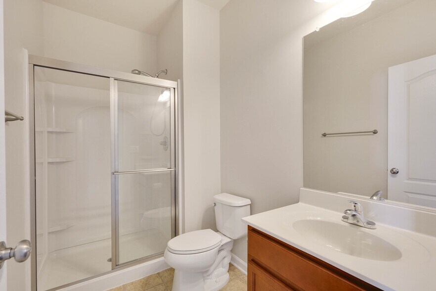 Building Photo - 6 Lamplighter Ln