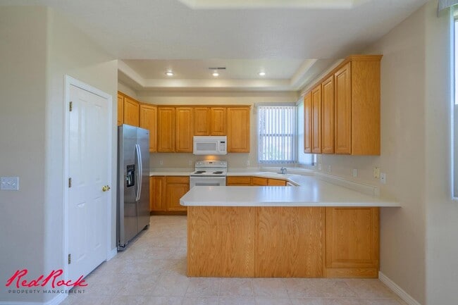 Building Photo - Comfortable 3-bedroom Home. Small Dog Frie...