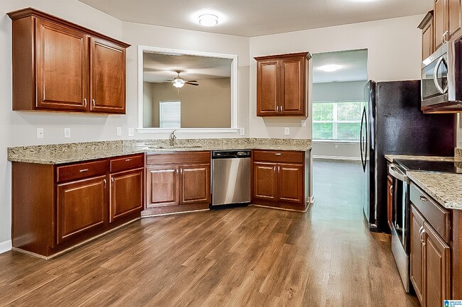Building Photo - 1076 Pilgrim Ln