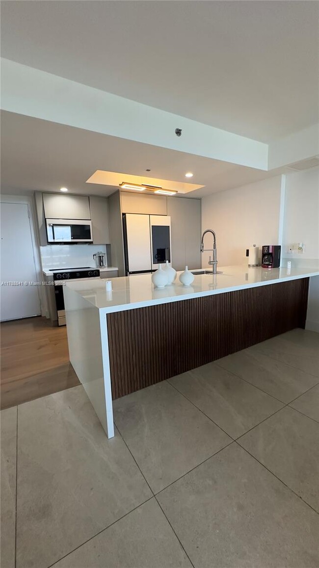 Building Photo - 50 Biscayne Blvd