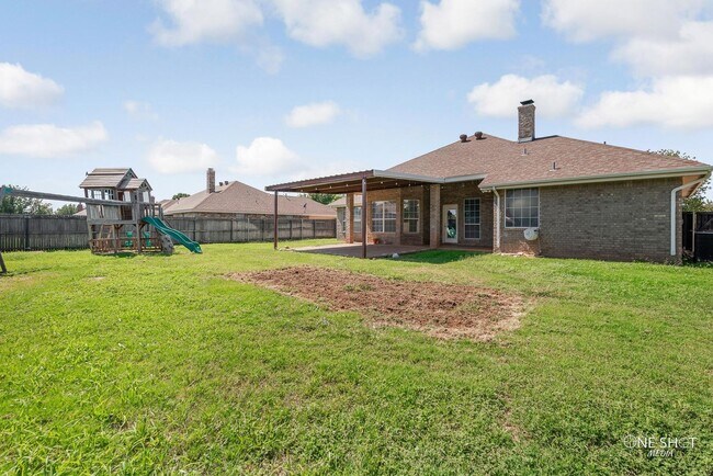 Building Photo - 7017 Springwater Ave