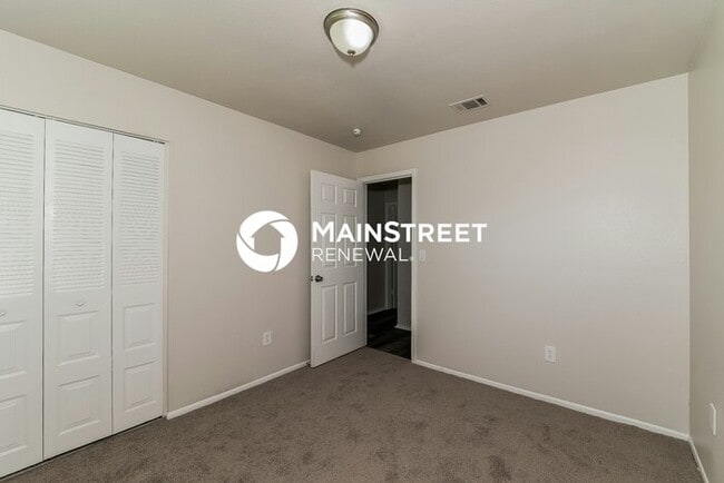 Building Photo - 3 Bedroom Pet-Friendly Home in NORTH PORT, FL with Main Street Renewal