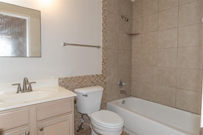 Building Photo - 2510 Stapleford Dr