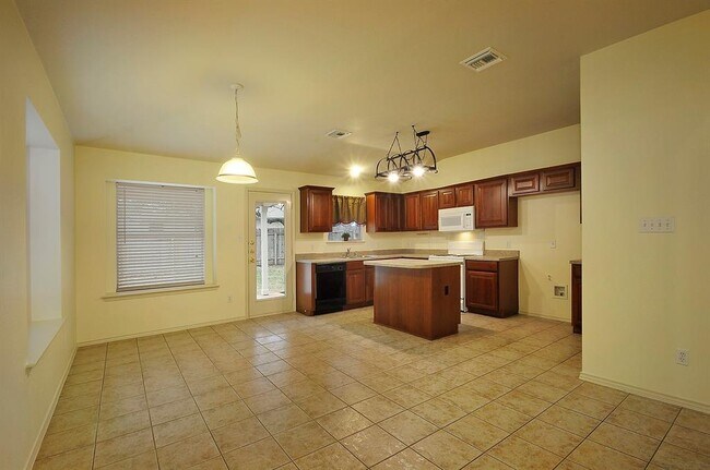 Building Photo - 1109 Fossil Cove