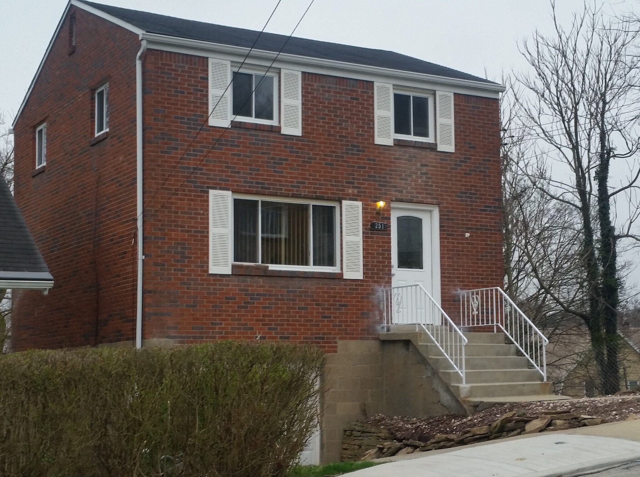 Building Photo - 251 Sebring Ave