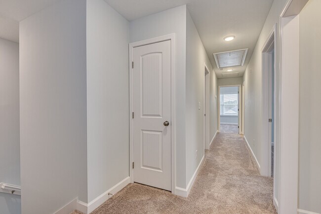 Building Photo - 926 Holbrook Dr