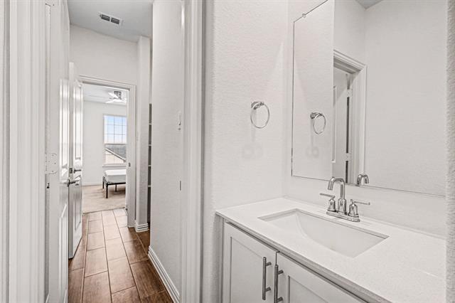 Building Photo - 1120 Water Canna Dr