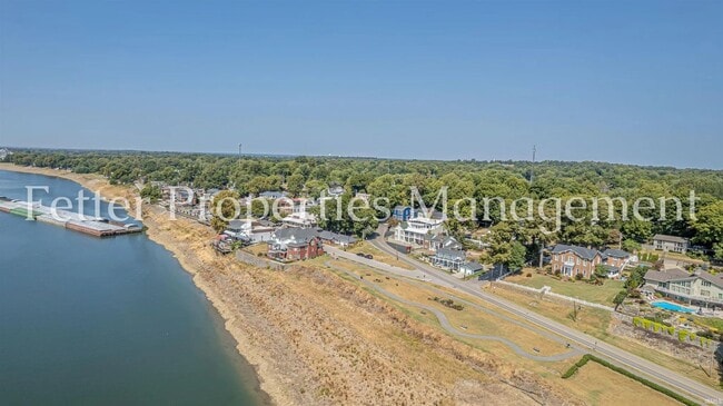 Building Photo - Beautiful 3 Bedroom Home with View of the ...