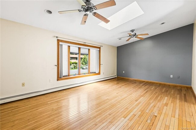 Building Photo - 19 Raker Rd