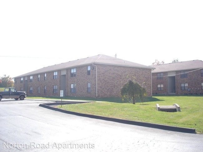 Primary Photo - 3000 N Kentwood Ave