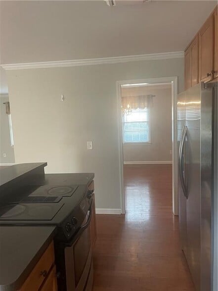 Building Photo - 227 Sandra Dr NW