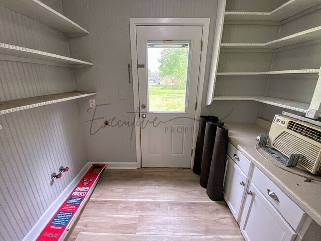 Building Photo - Newly renovated 3-Bedroom Home for Rent in...