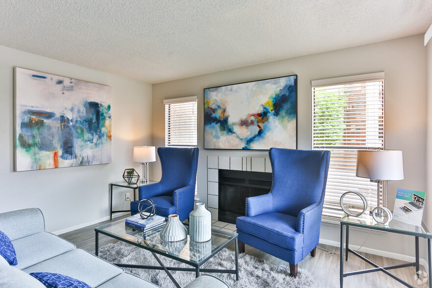 1BR, 1BA - 734 SF - Serafina at South Mountain