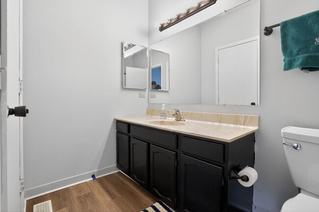 Building Photo - 1336 Queensgreen Cir