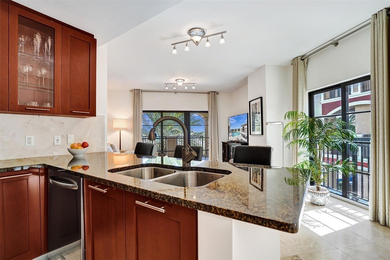 Building Photo - 2501 N Ocean Blvd