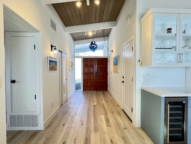 Building Photo - 2503 Aster St