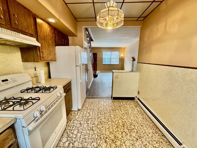 Building Photo - Recently UPDATED 3 BD/1 BA HOUSE in great East Passyunk/LOMO location w/ new Engineered Wood Floo...