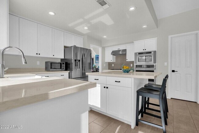 Building Photo - Marshall Ranch Five Bedroom