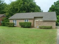Building Photo - 2926 Susan Dr