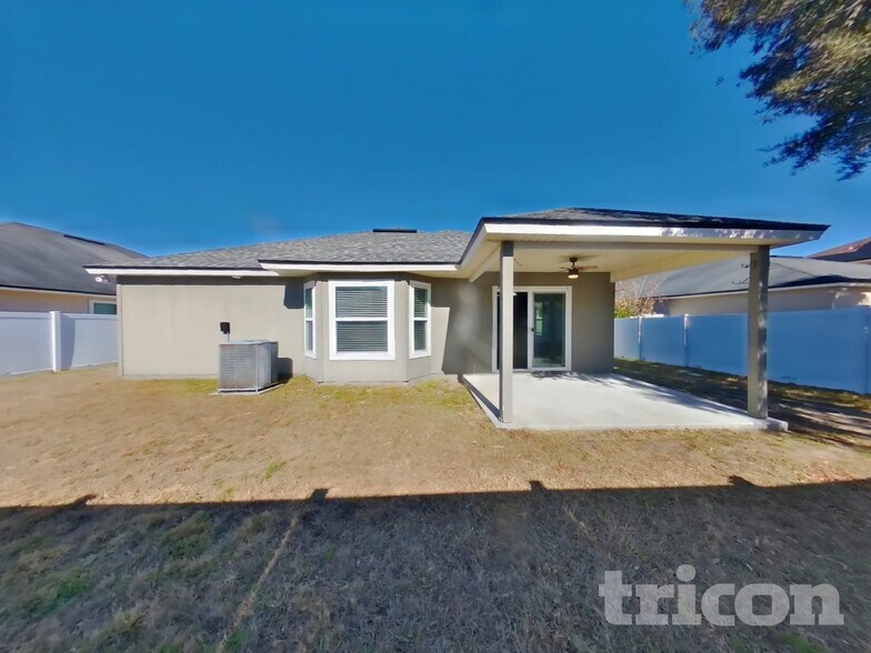 Building Photo - 15963 Bainebridge Dr