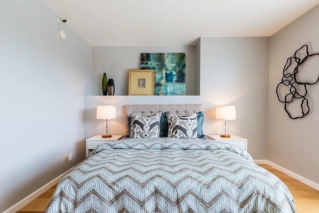 Building Photo - 300 3rd St