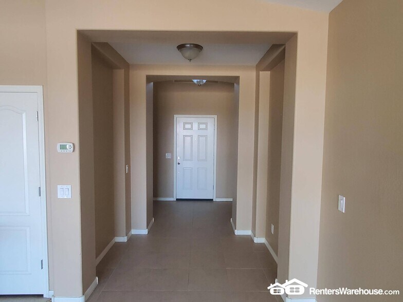 Building Photo - 848 E Constance Wy