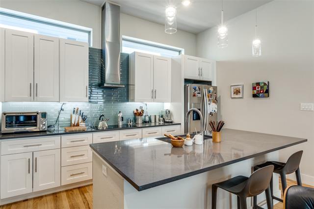 Building Photo - 5608 Lindell Ave