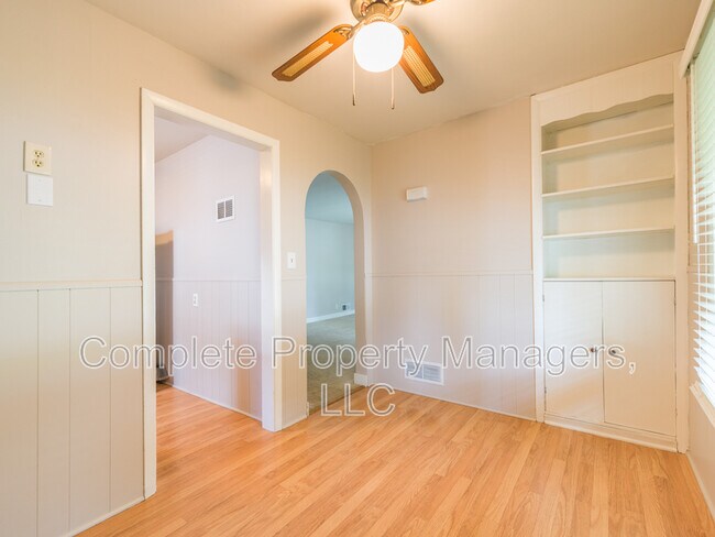 Building Photo - 1713 1st Ave NE