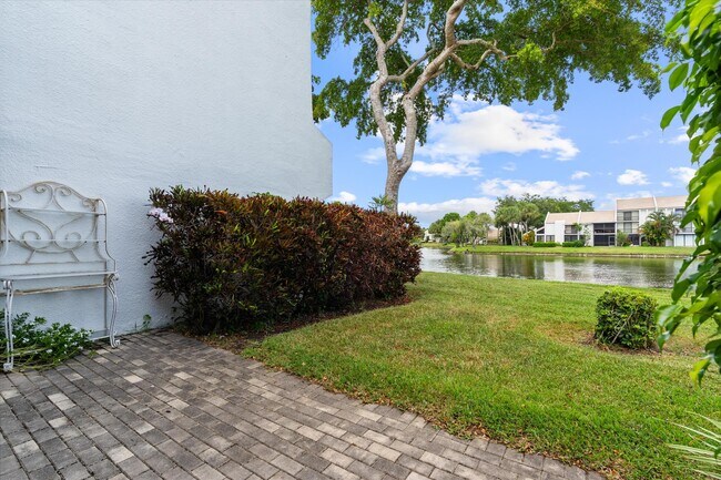 Building Photo - 609 Bridgewood Dr