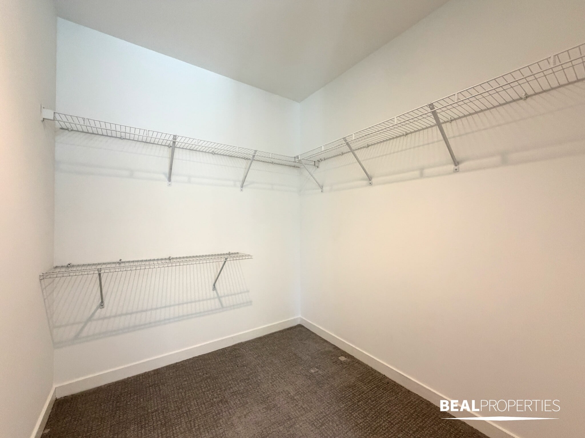 Building Photo - 548 W Webster Ave