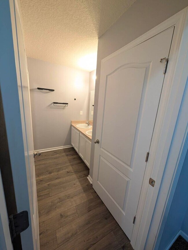 Building Photo - Spacious 5 Bedroom, 3 Bathroom Home with Flex Room, Loft & Pond View