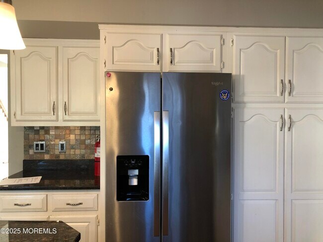 Building Photo - 683 Princess Ct