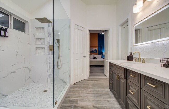 Building Photo - 35 Alden Glen Dr