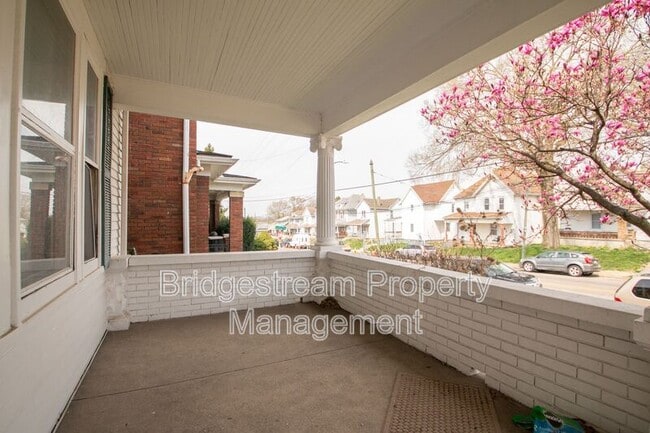 Building Photo - 1104 Huffman Ave