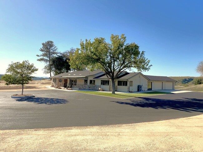 Primary Photo - 8850 Rocky Canyon Rd