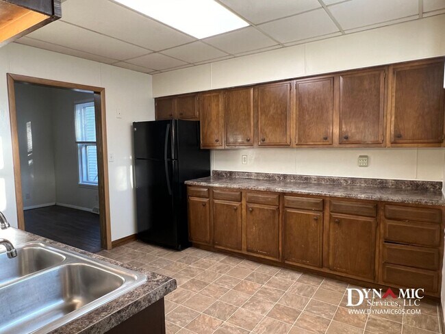 Building Photo - 813-815 S Summit Ave