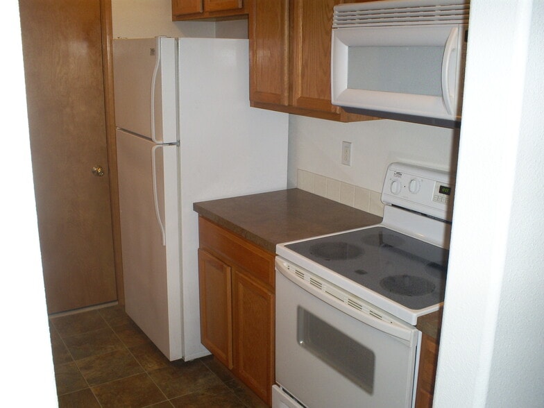 kitchen - 1914 Sunset Dr