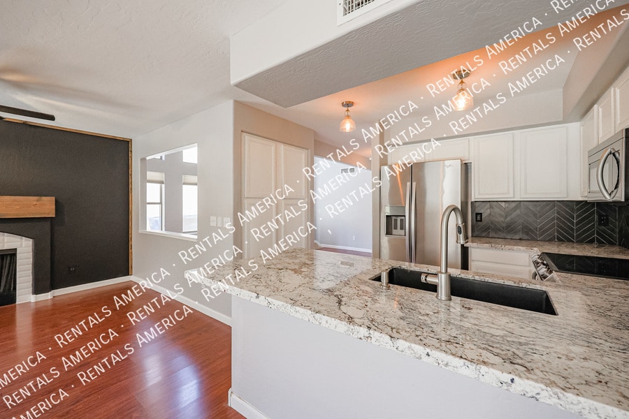 Building Photo - 3440 E Southern Ave