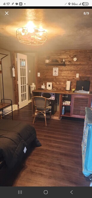 Building Photo - 3737 Maywood Ave