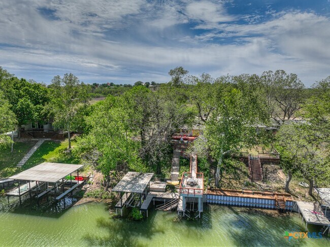 Building Photo - 1015 Reiley Rd