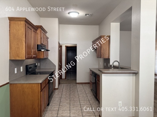 Building Photo - 604 Applewood St